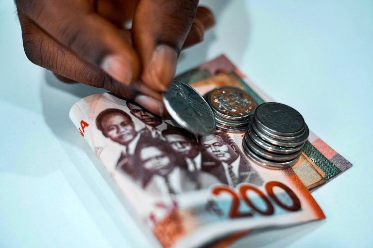 The Gap between the Lending Rate of the Commercial Banks and the Monetary Policy of Bank of Ghana (Bog)