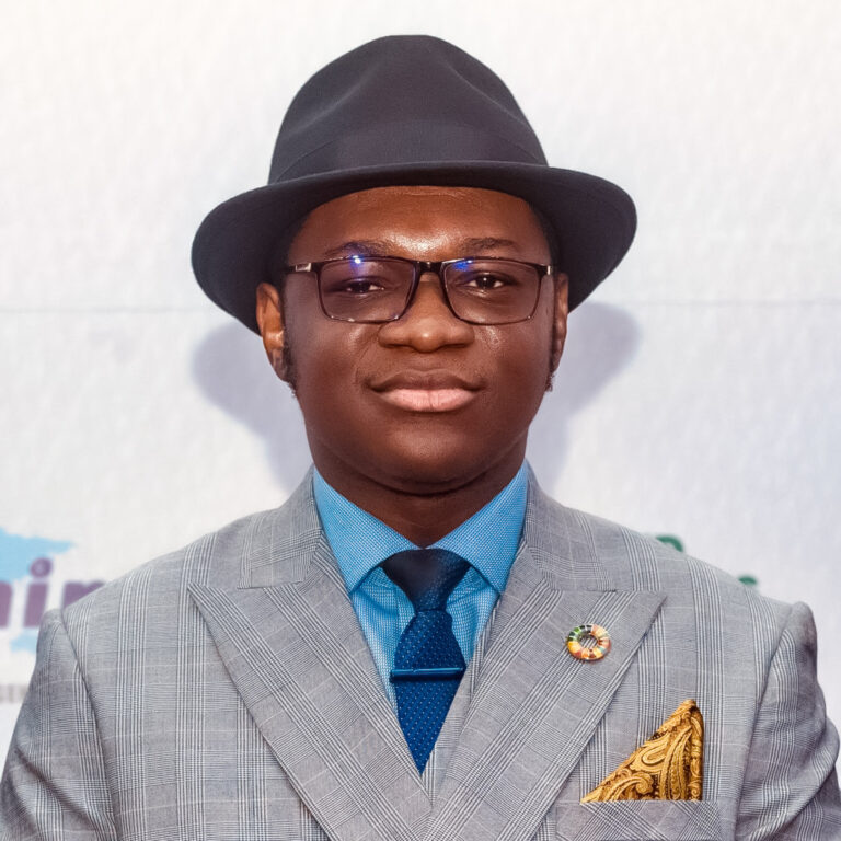Dr Maxwell Ampong